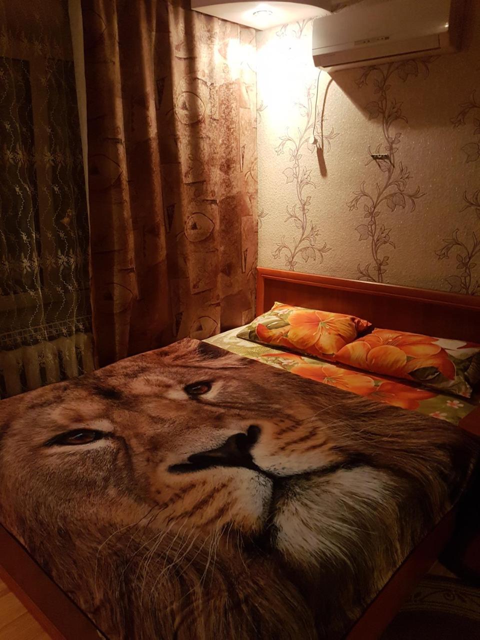 House Hotel Apartments 3 Ровно Экстерьер фото