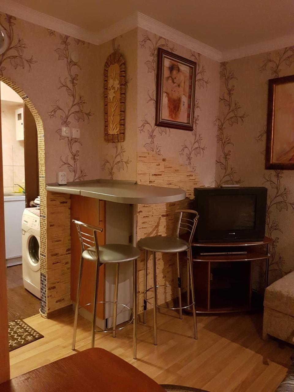 House Hotel Apartments 3 Ровно Экстерьер фото